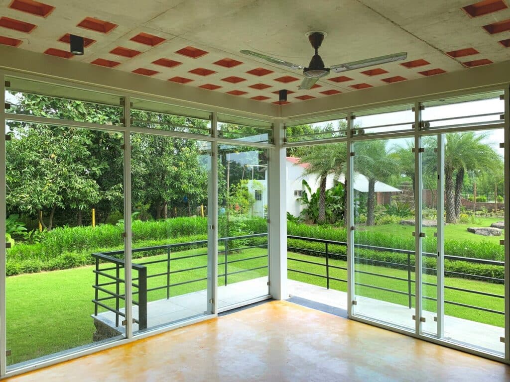 Filler slab roof - lake house bedroom