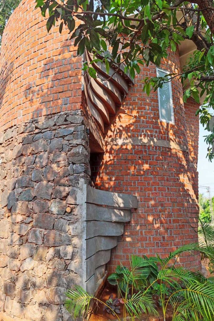 Biophilic farmhouse in alibag near mumbai, india06