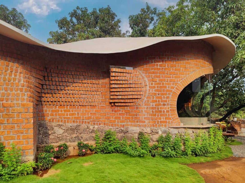Biophilic farmhouse in alibag near mumbai, india11 1