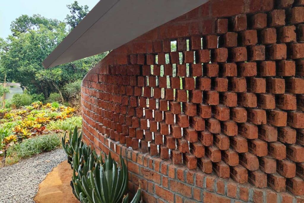 Biophilic farmhouse in alibag near mumbai, india13 1