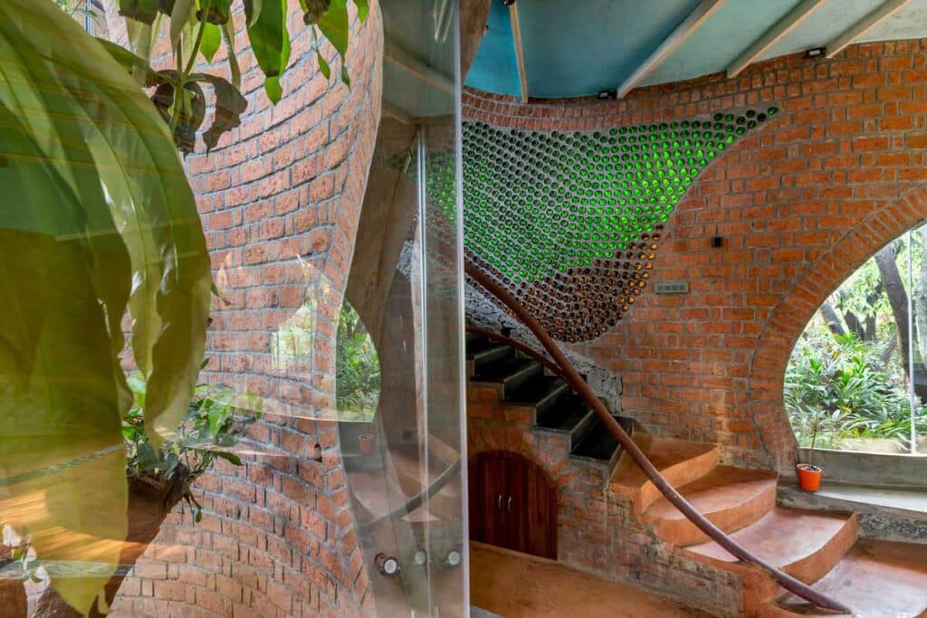 Biophilic farmhouse in alibag near mumbai, india18 asmalay