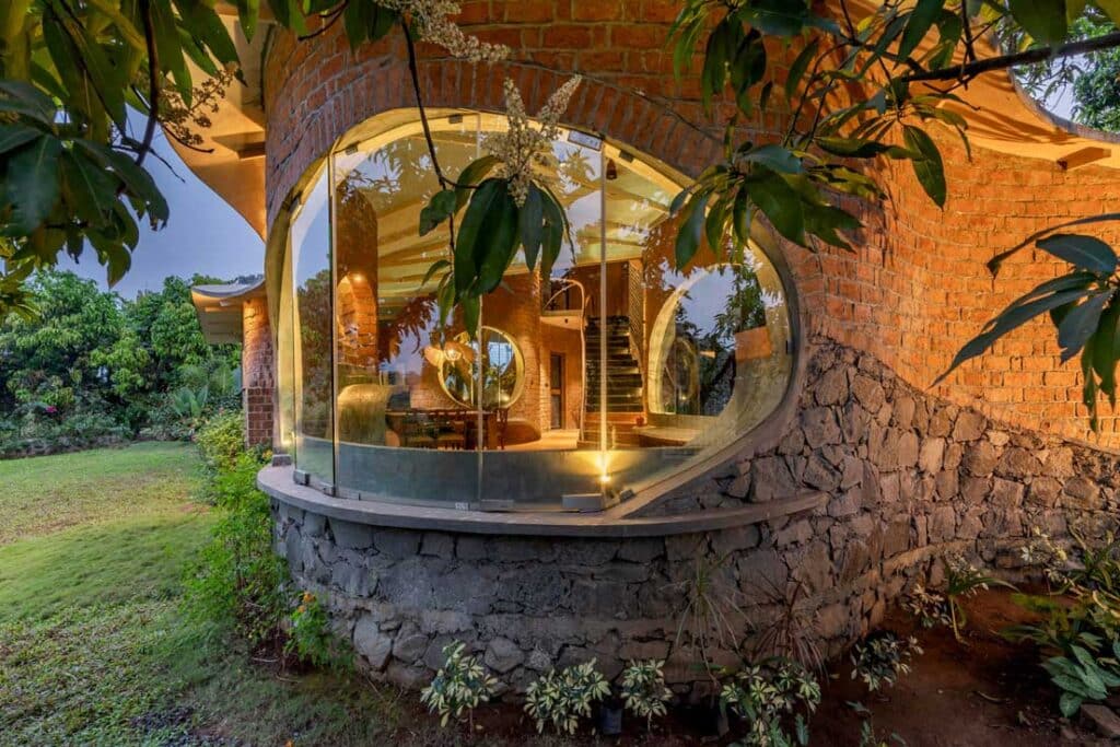 Biophilic farmhouse in alibag near mumbai, india25 asmalay