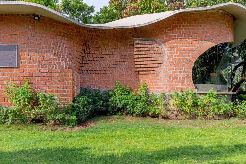 Biophilic farmhouse in alibag near mumbai, india28 asmalay