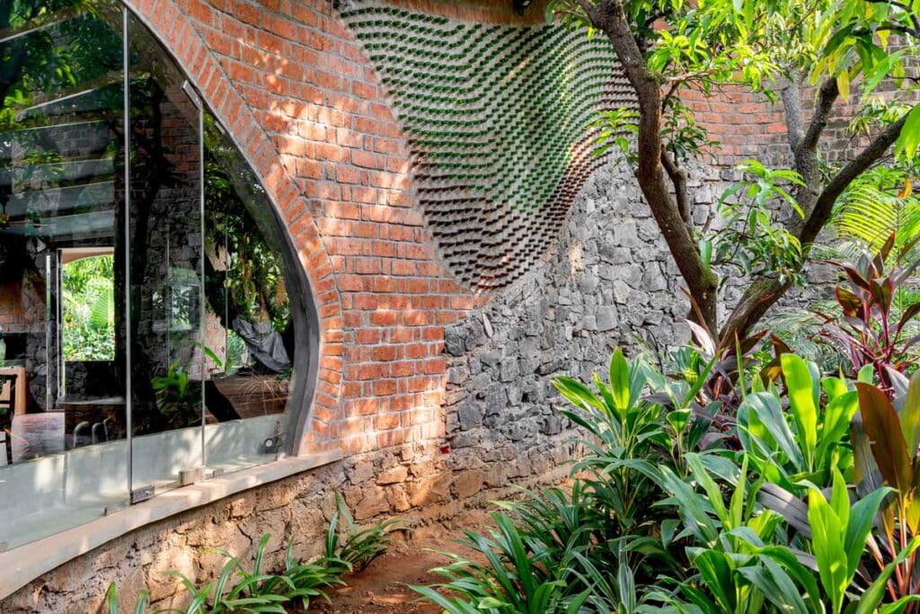 Biophilic farmhouse in alibag near mumbai, india3 asmalay