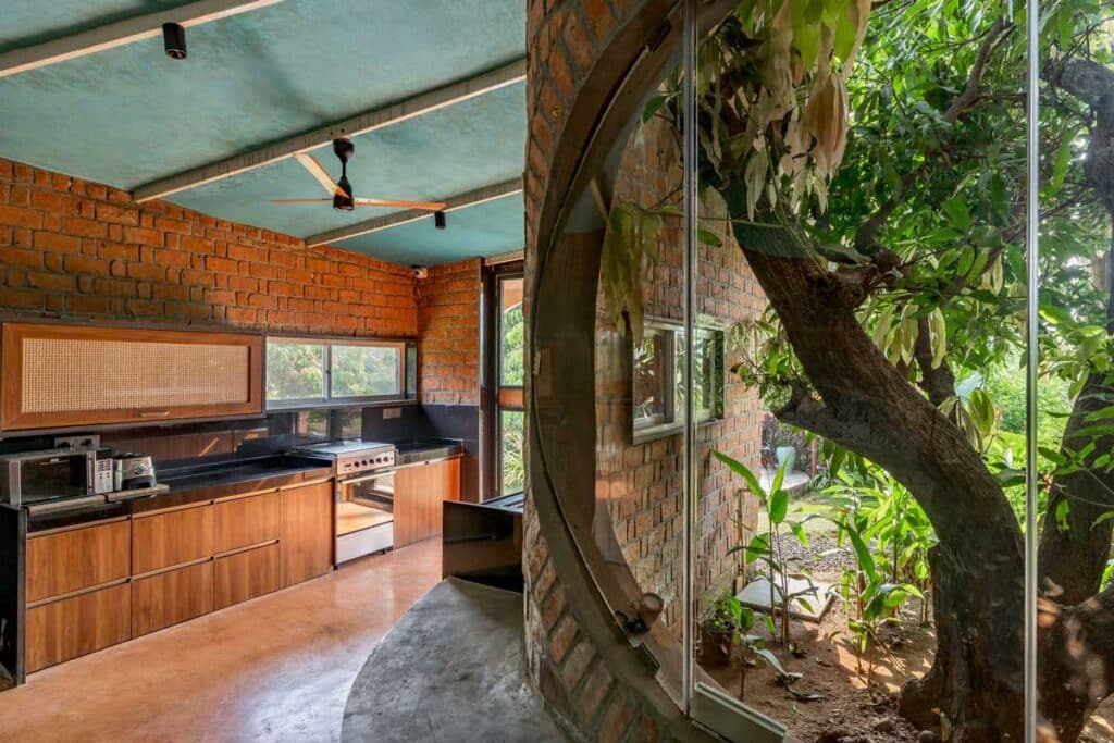 Biophilic farmhouse in alibag near mumbai, india37 asmalay