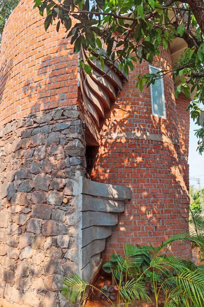 Biophilic farmhouse in alibag near mumbai, india8 asmalay