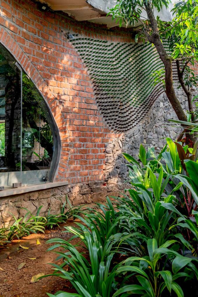 Biophilic farmhouse in alibag near mumbai, india9 asmalay
