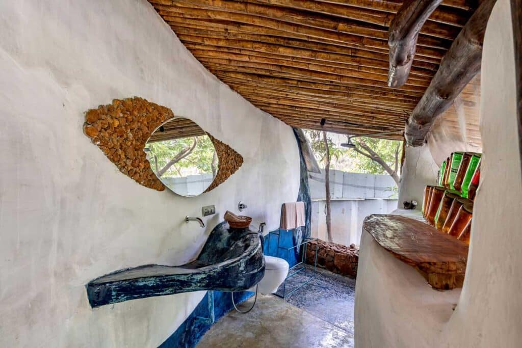 Mud house natural building architects near mumbai india16 maativan