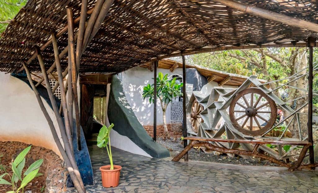 Mud house natural building architects near mumbai india18 maativan