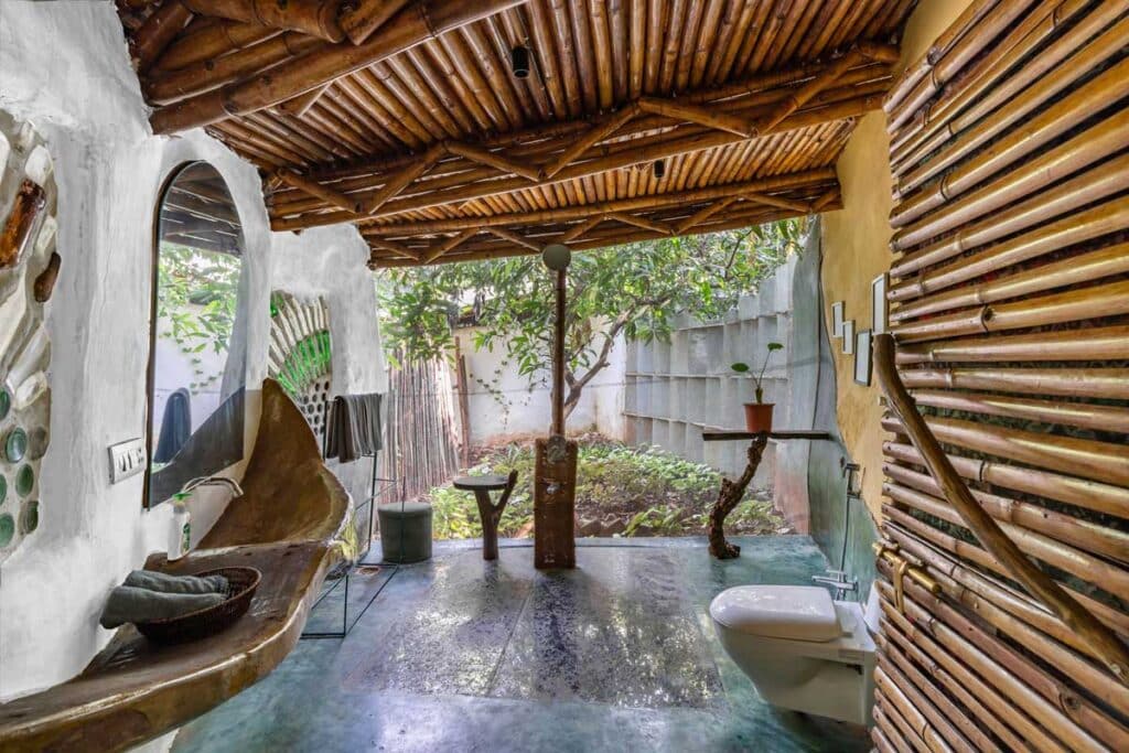 Mud house natural building architects near mumbai india23 maativan