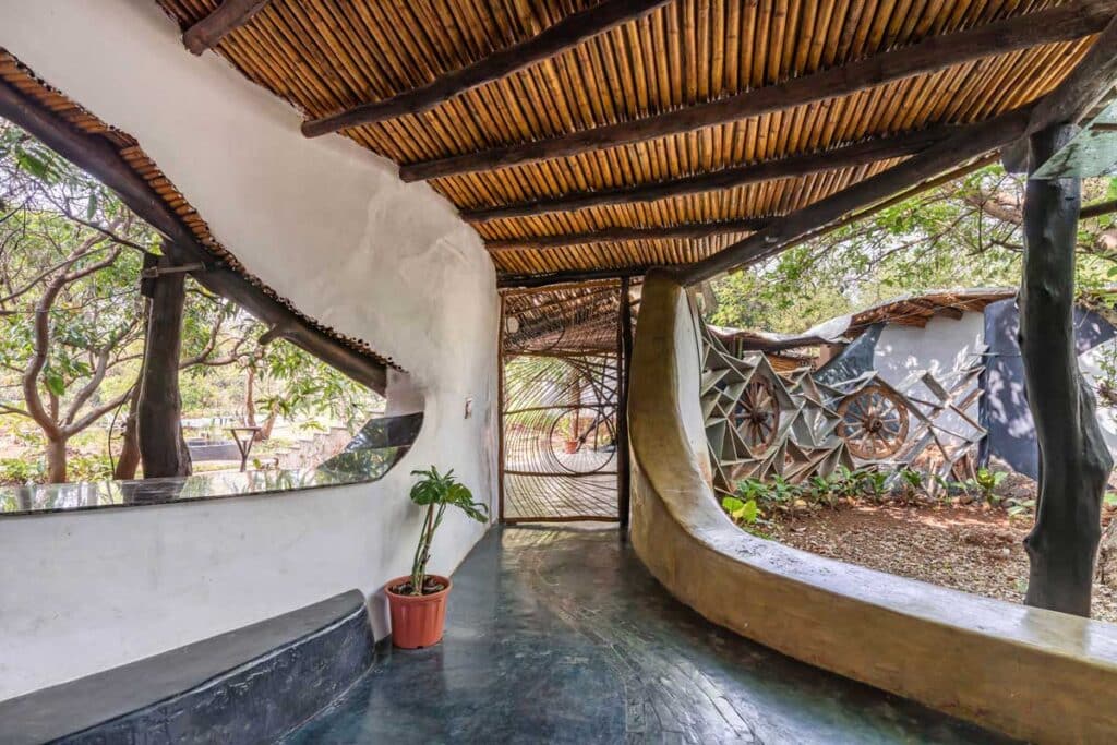 Mud house natural building architects near mumbai india25 maativan