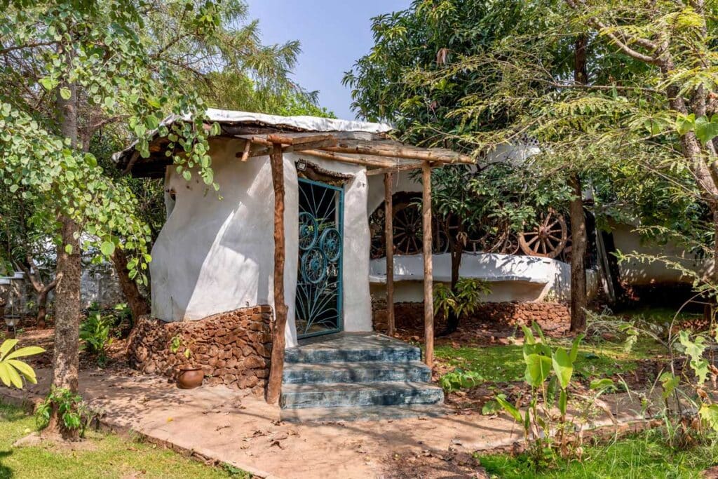 Mud house natural building architects near mumbai india35 maativan