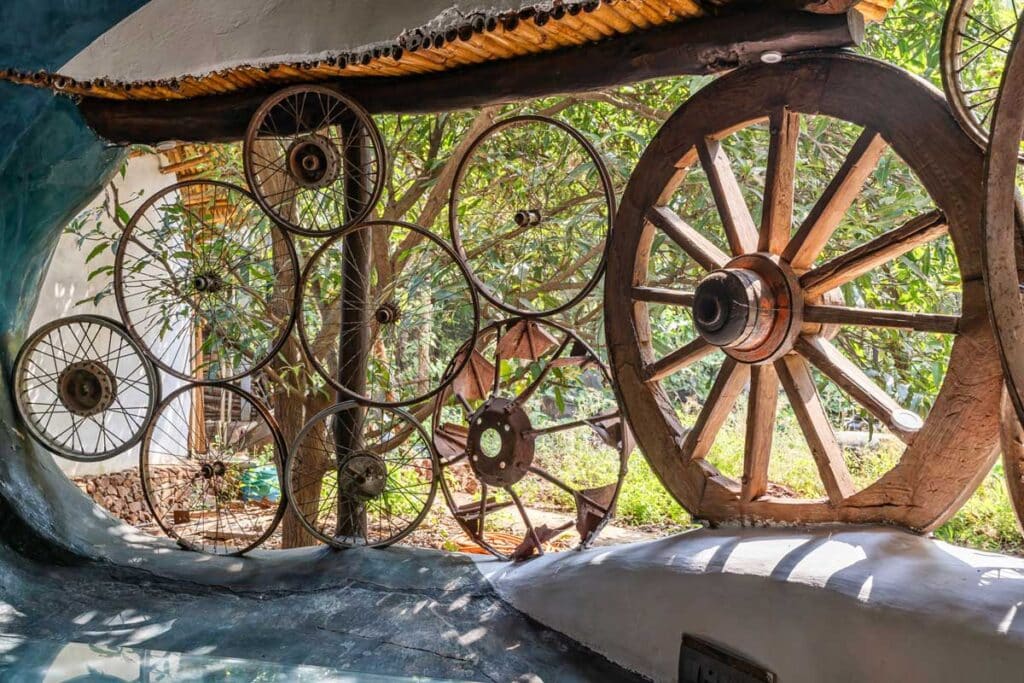 Mud house natural building architects near mumbai india37 maativan