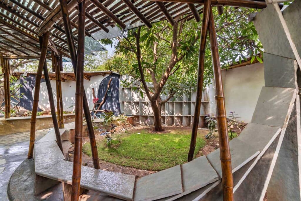 Mud house natural building architects near mumbai india38 maativan