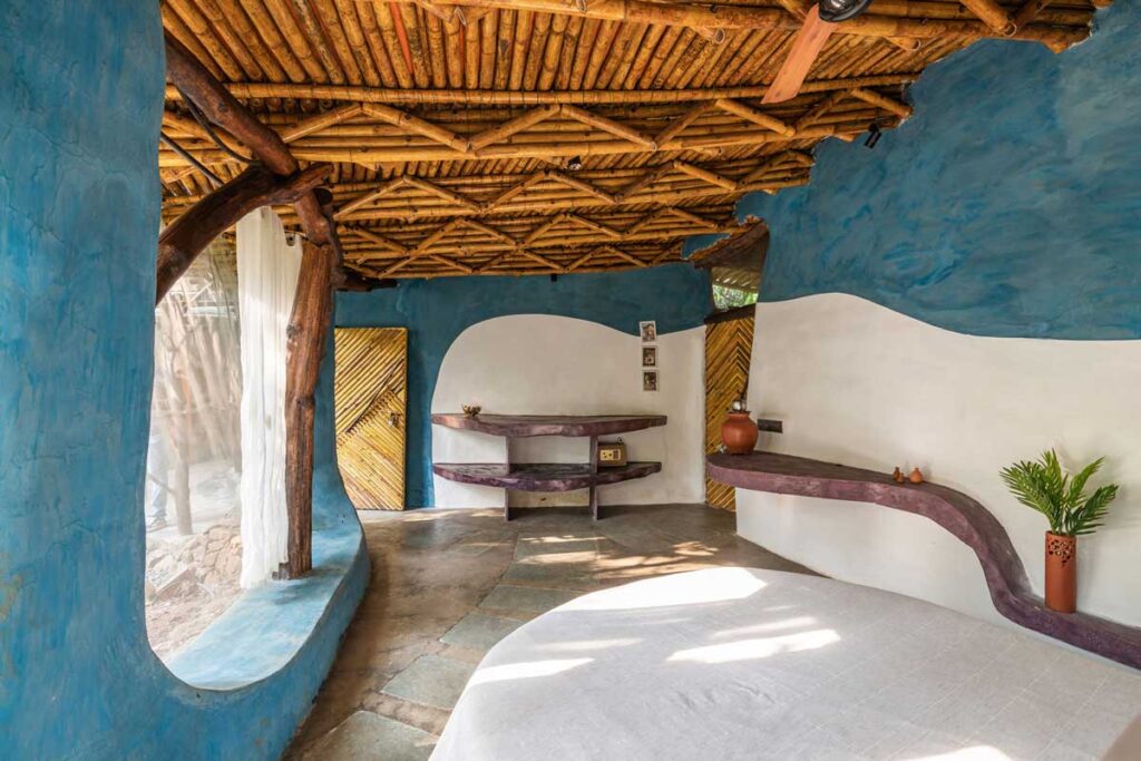 Mud house natural building architects near mumbai india4 maativan