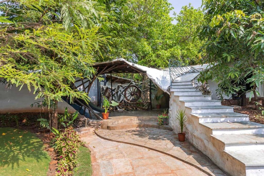 Mud house natural building architects near mumbai india44 maativan