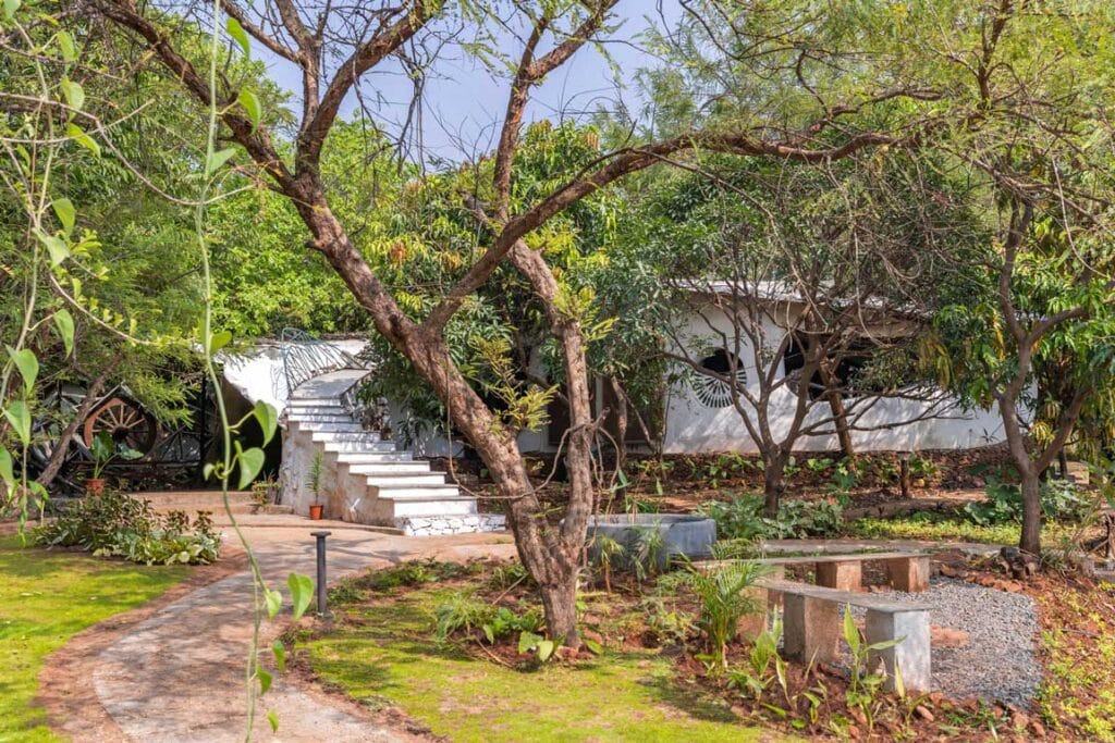 Mud house natural building architects near mumbai india48 maativan