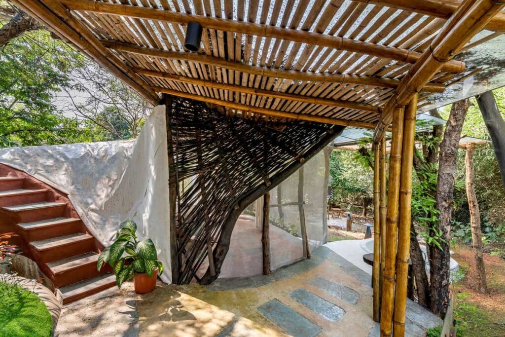 Mud house natural building architects near mumbai india55 maativan