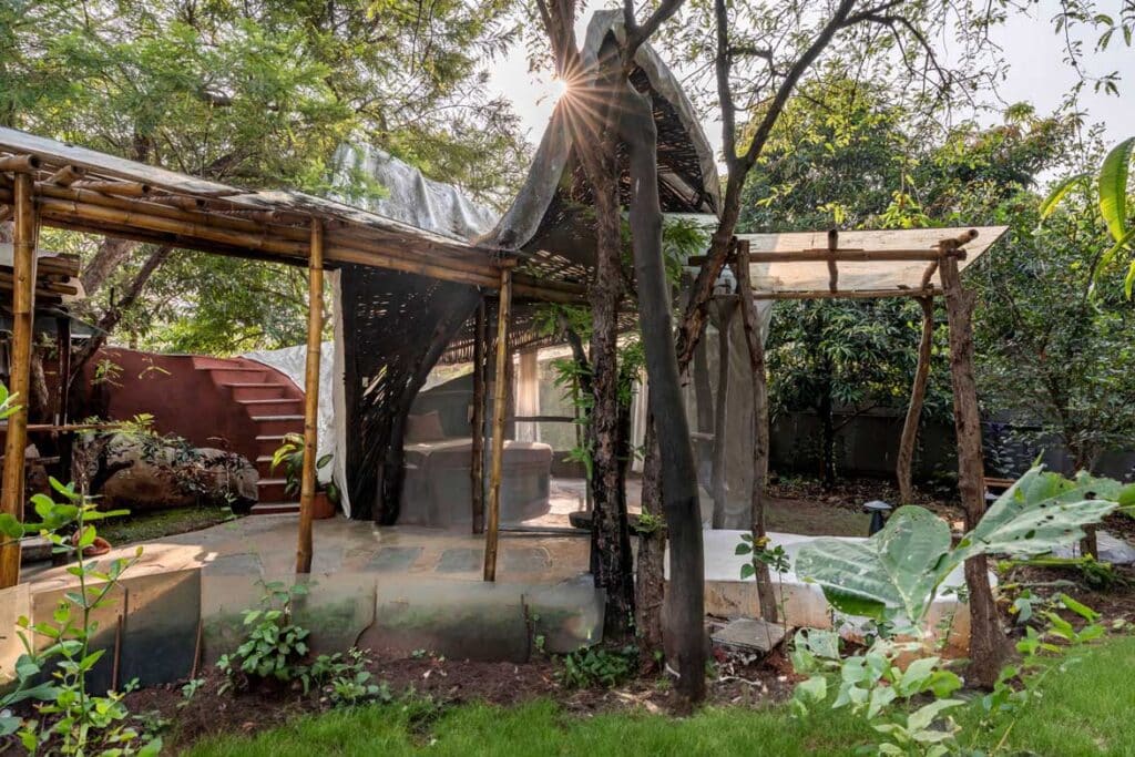 Mud house natural building architects near mumbai india60 maativan