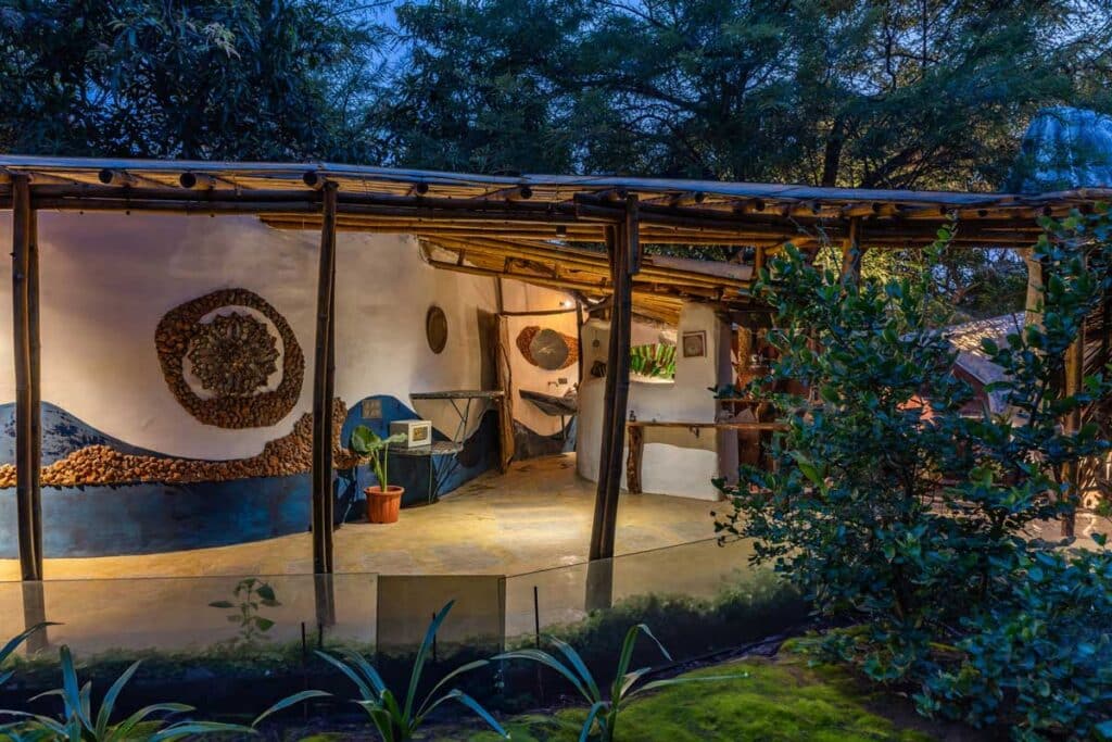 Mud house natural building architects near mumbai india65 maativan