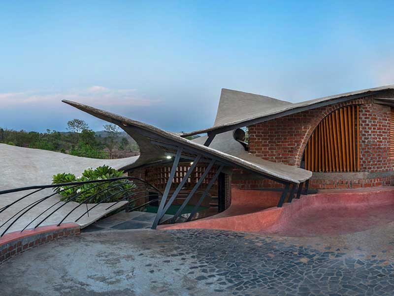 Brick house wada organic architecture